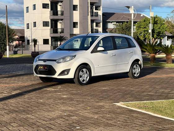 FORD FIESTA 1.6 ROCAM SE 8V FLEX 4P MANUAL FORD FIESTA 1.6 ROCAM SE 8V FLEX 4P MANUAL